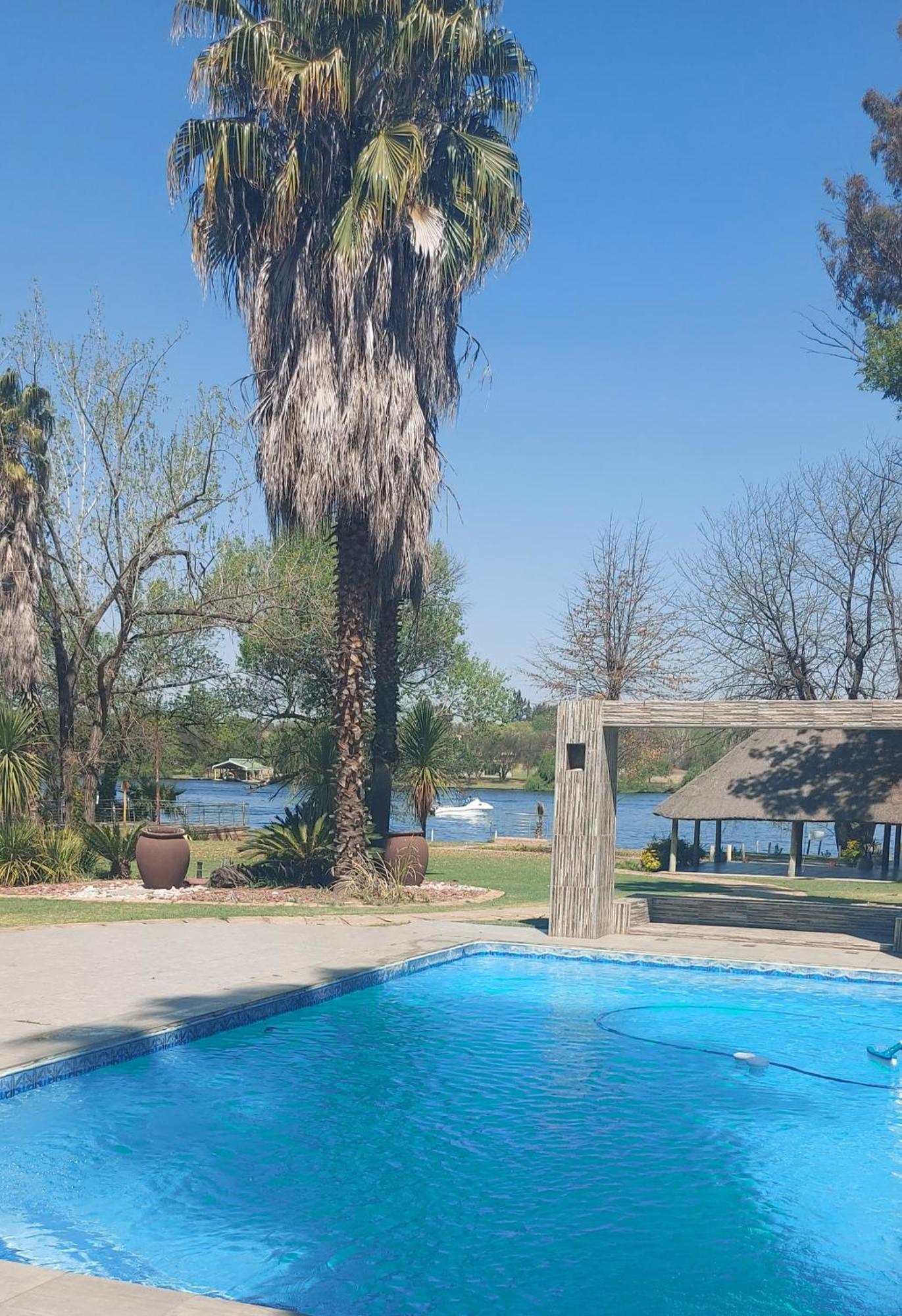 Lalamanzi River Lodge Vanderbijlpark Exterior foto